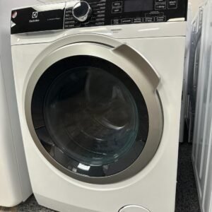 Electrolux 24'' Compact Washer with LuxCare Wash System - 2.8 Cu. Ft. I.E.C - ELFW4222AW