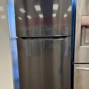 FRIGIDAIRE GALLERY 20.0 cu. ft. Top Freezer Refrigerator in Smudge-Proof Black Stainless Steel FGHT2055VD