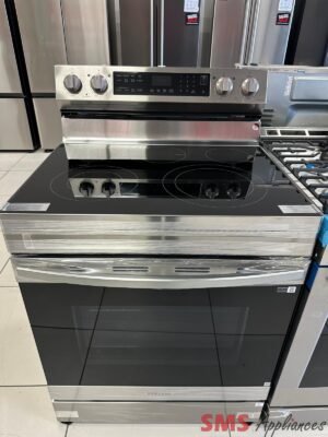 Open Box - Scratch & Dent Samsung Glass Top Stove NE63A6511SS
