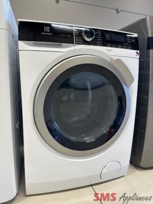 Open Box – Scratch & Dent Electrolux 24" Front Load Washer ELFW4222AW