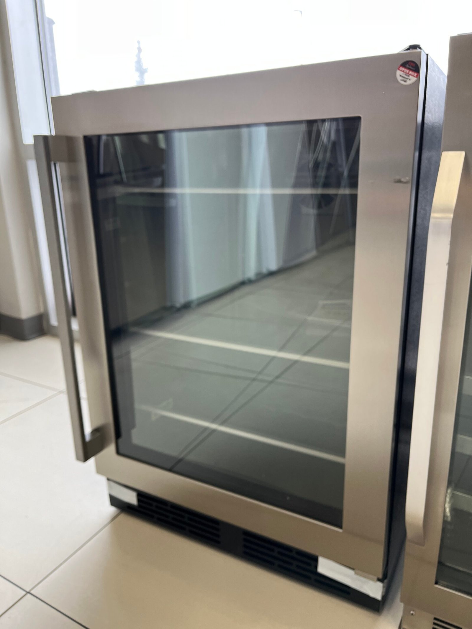 Open-Box-23-Beverage-Cooler-Frigidaire-HBC164N6SS-5