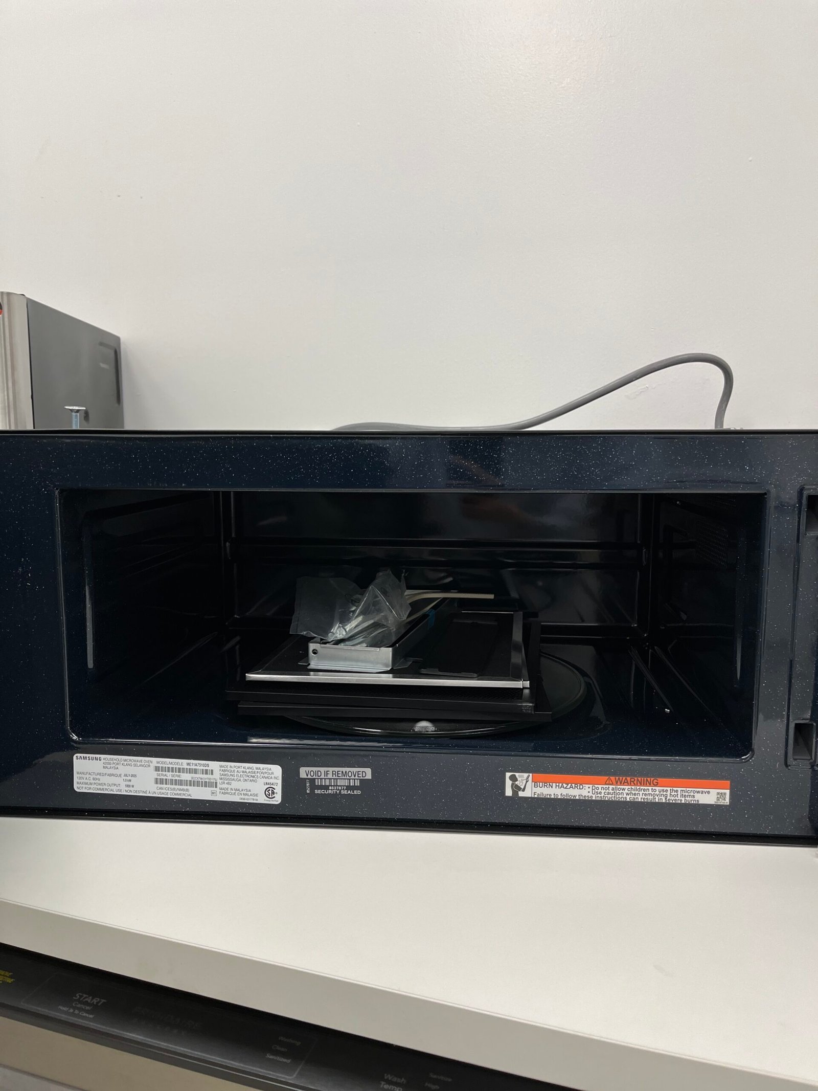 Open-Box-30-Microwave-Samsung-ME11A7510DS-2