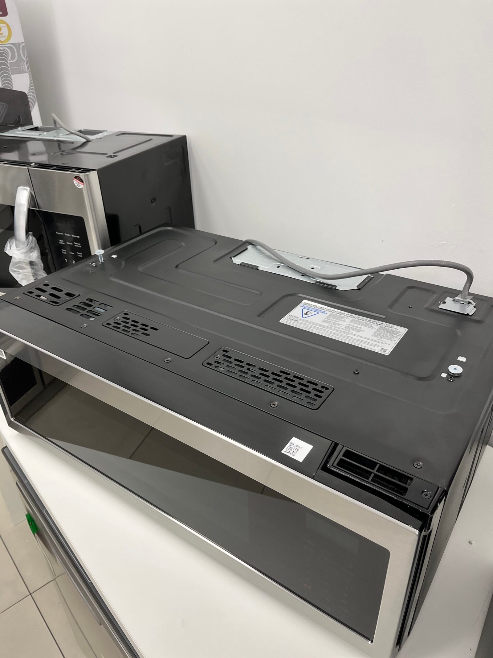 Open-Box-30-Microwave-Samsung-ME11A7510DS-3