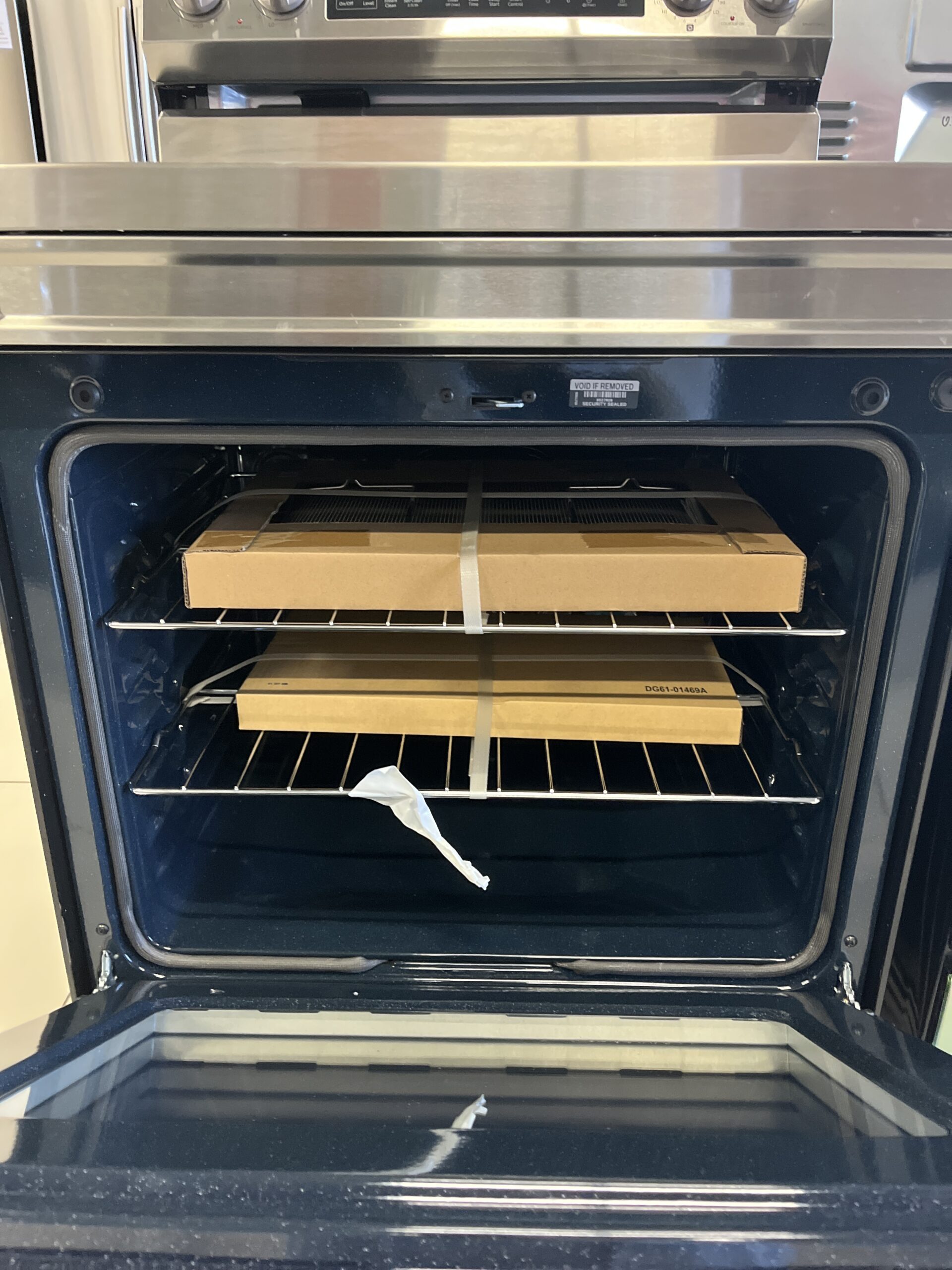 Open-Box-30-Stove-Samsung-NE63A6711SS-3