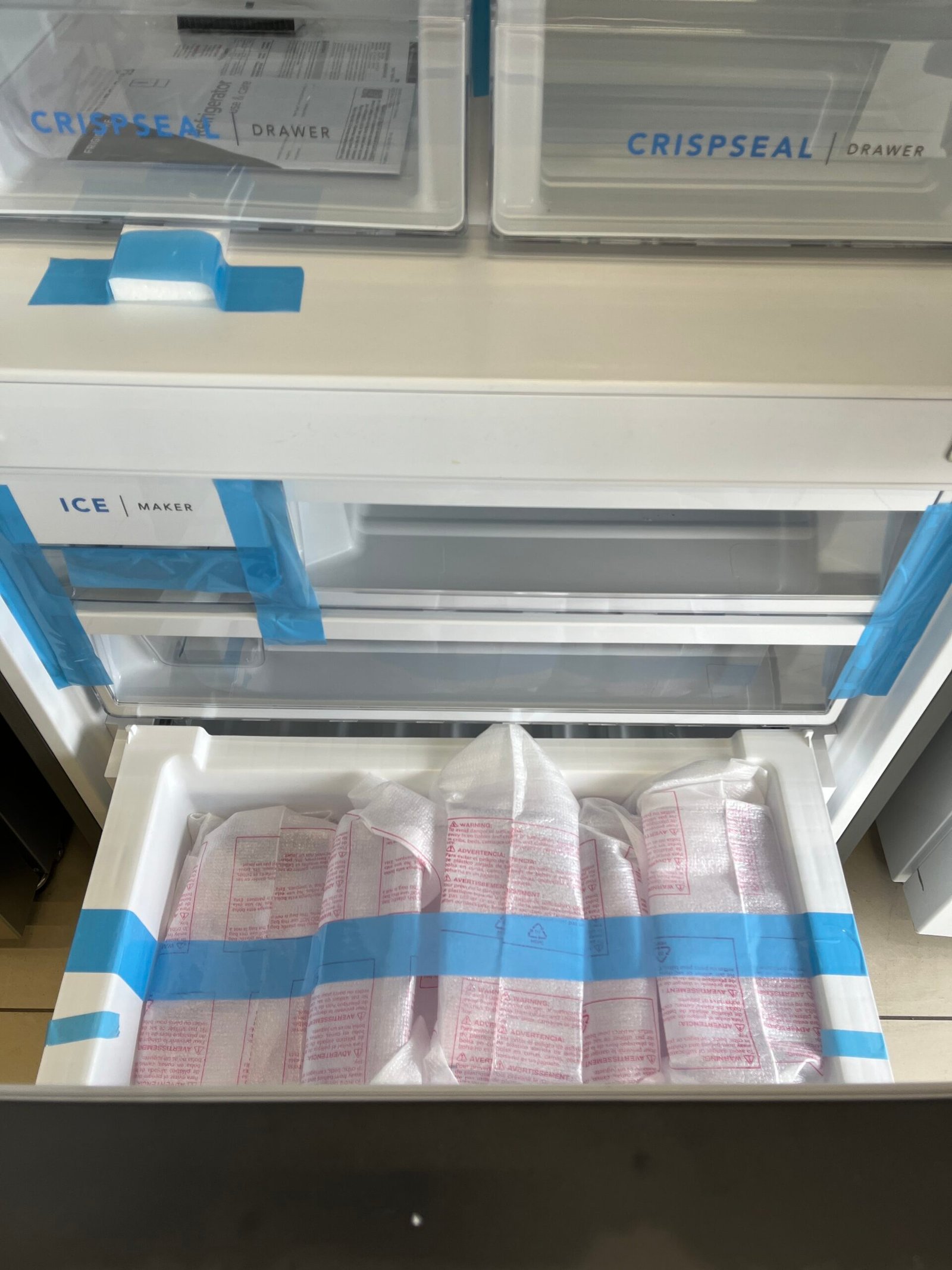 Open-Box-31-Fridge-Frigidaire-FRFG1723AV-2