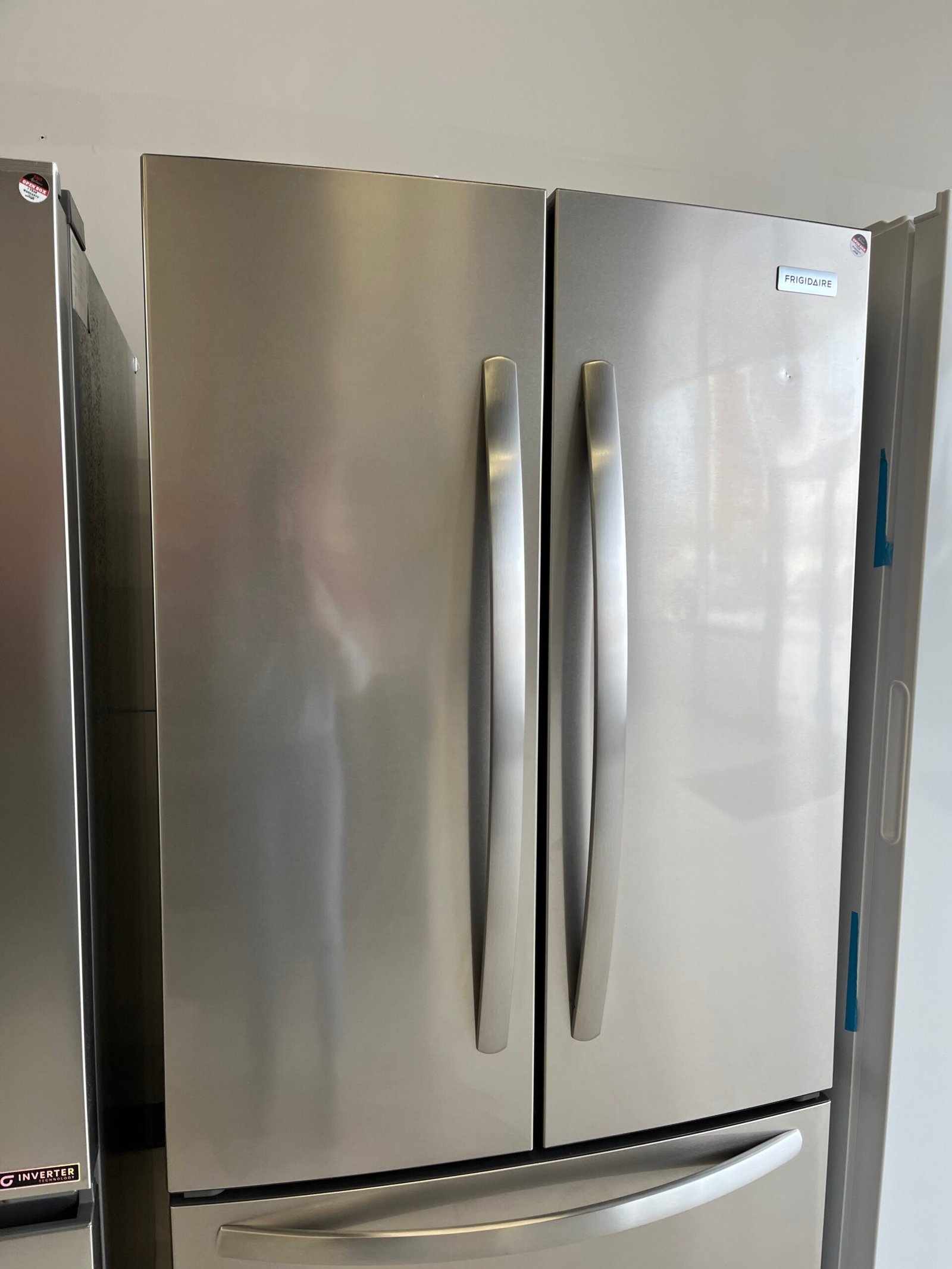 Open-Box-31-Fridge-Frigidaire-FRFG1723AV-5