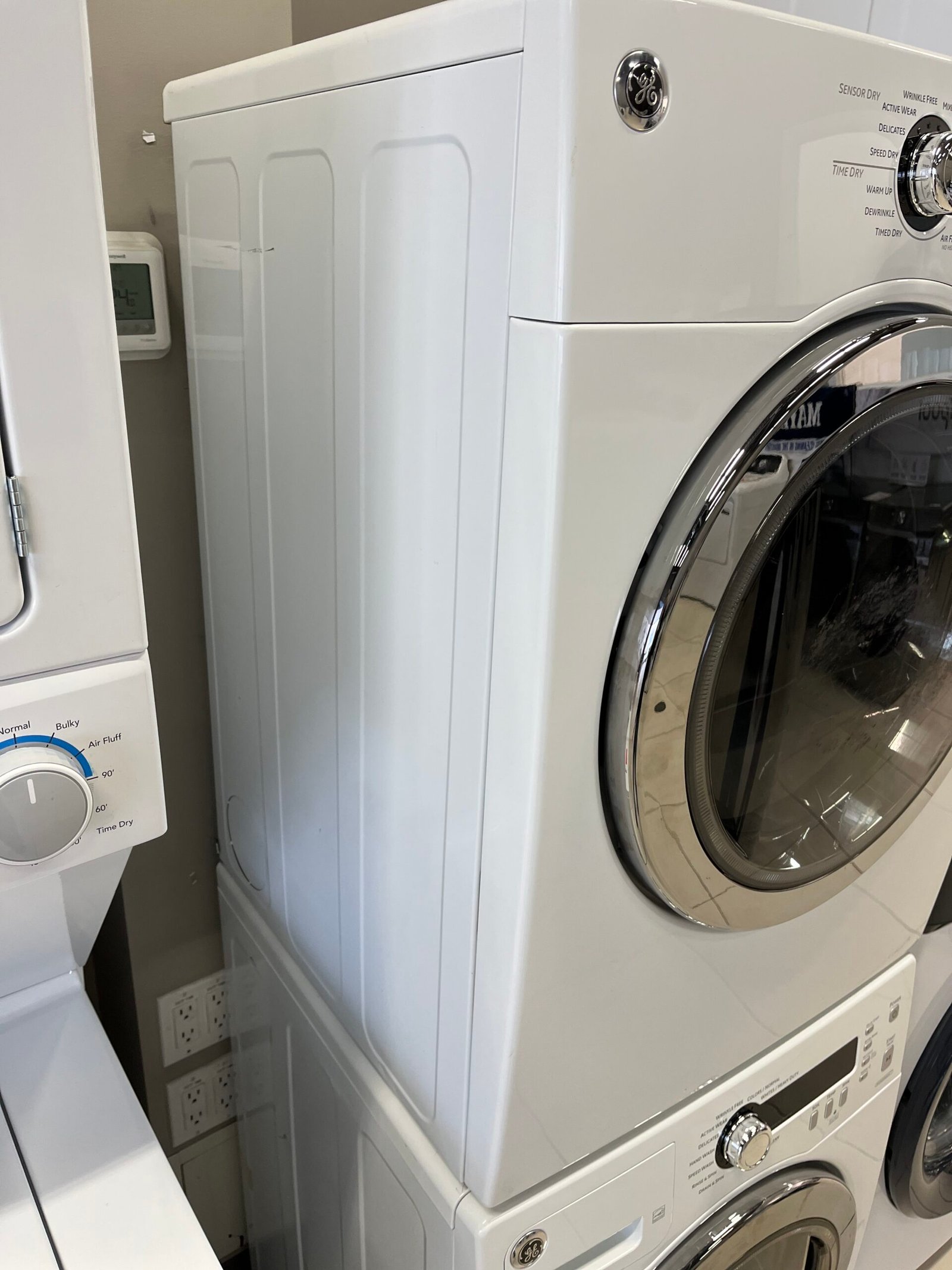 Refurbished-24-Laundry-Set-GE-WCVH4800K2WW-11