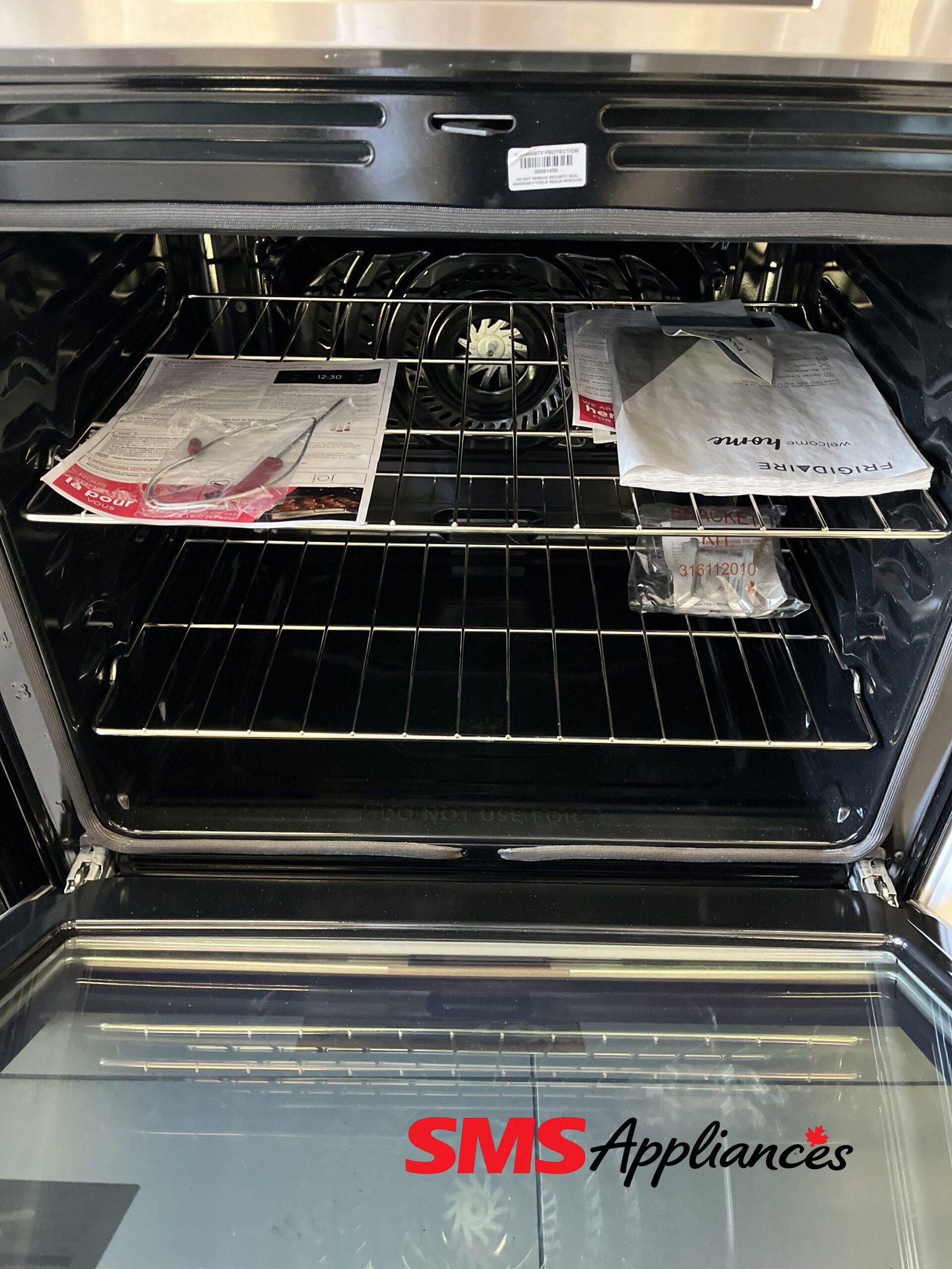 Open-Box-30-Stove-Frigidaire-GCRE306CBF-1