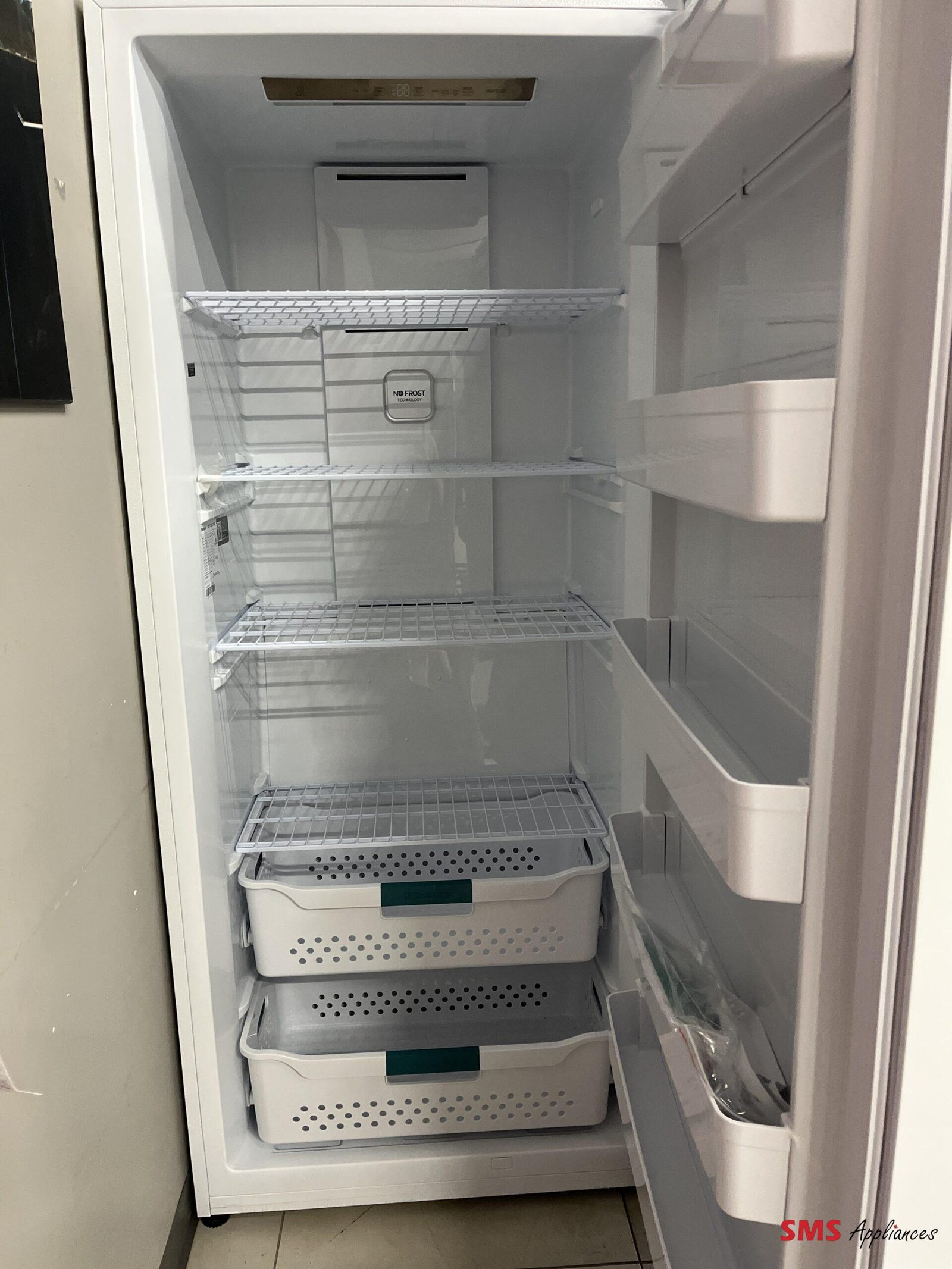 Open-Box-33-Freezer-Hisense-FV21C7HWE-1