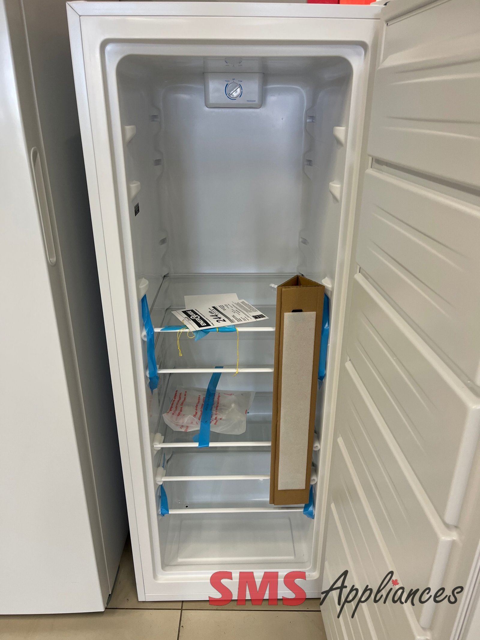 Open-Box-Freezers-FFUE0726AW-2-scaled-1.jpg Open Box Freezers FFUE0726AW Frigidaire - Image 2