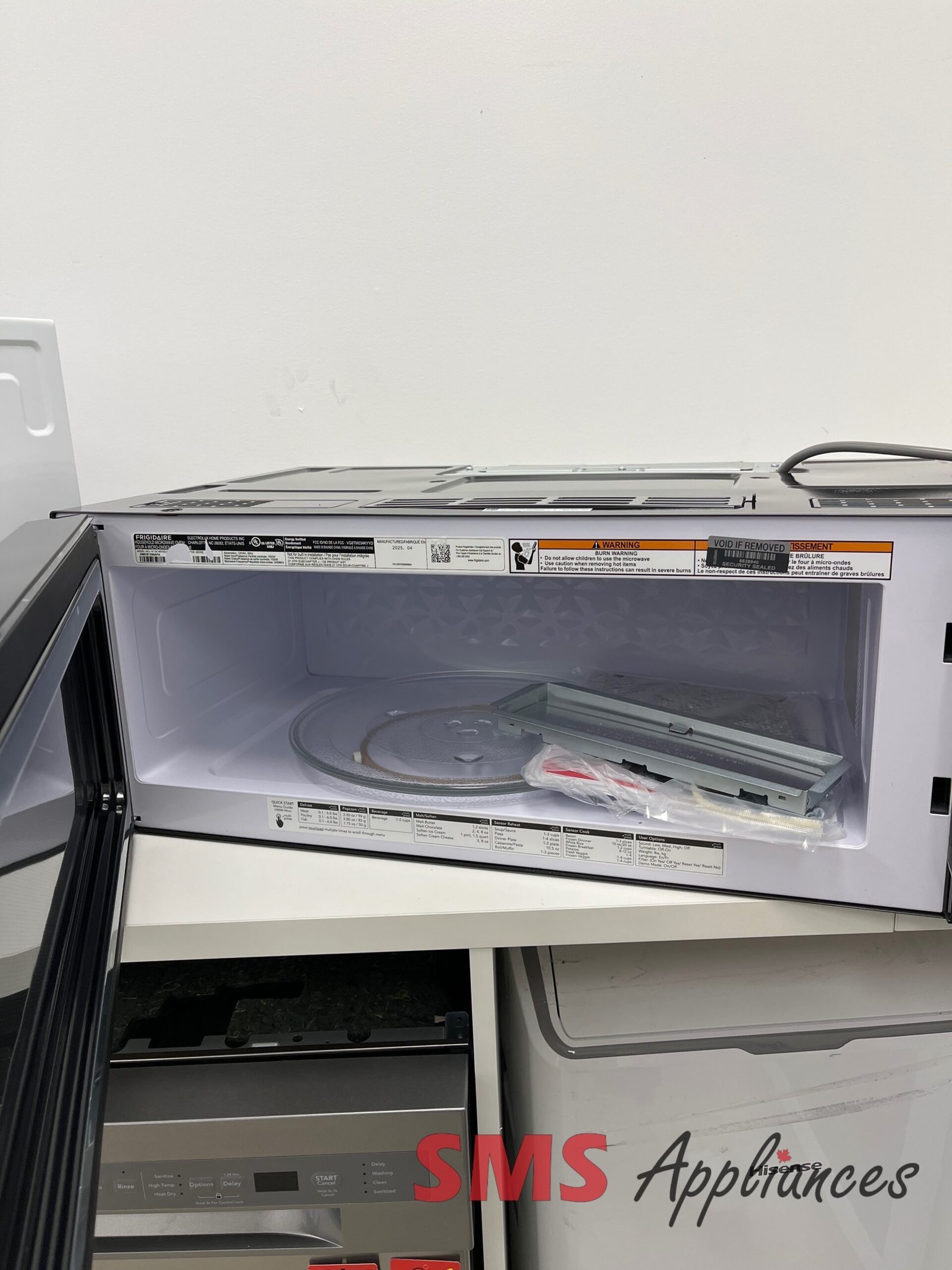 Open-Box-Microwaves-GMOS1266AF-2-scaled-1.jpg Open Box Microwaves GMOS1266AF Frigidaire - Image 2