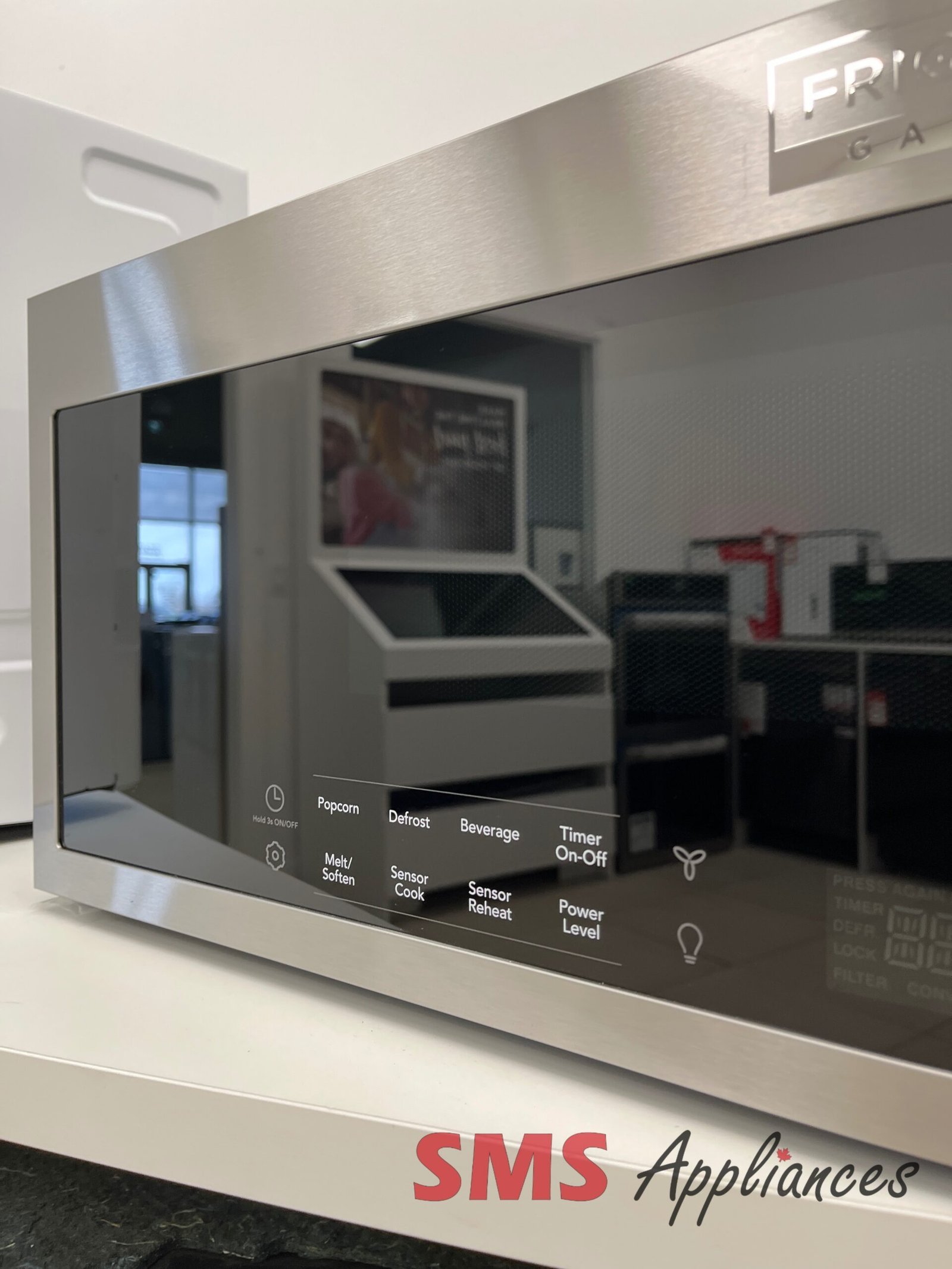 Open-Box-Microwaves-GMOS1266AF-3-scaled-1.jpg Open Box Microwaves GMOS1266AF Frigidaire - Image 3