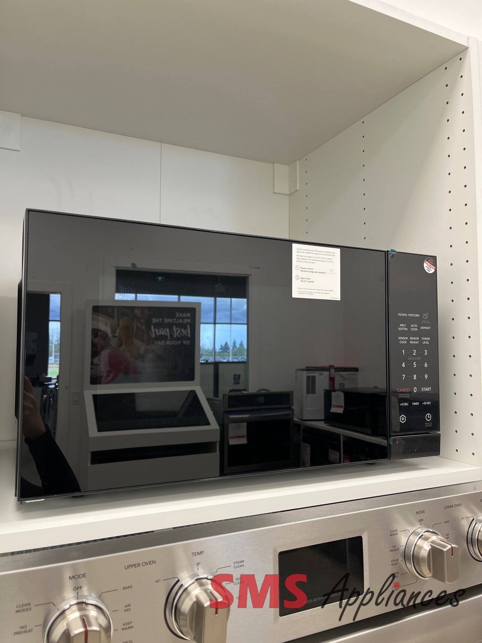 Open-Box-Microwaves-PMBS3080BFA-4-scaled-1.jpg Open Box Microwaves PMBS3080BFA Frigidaire - Image 4