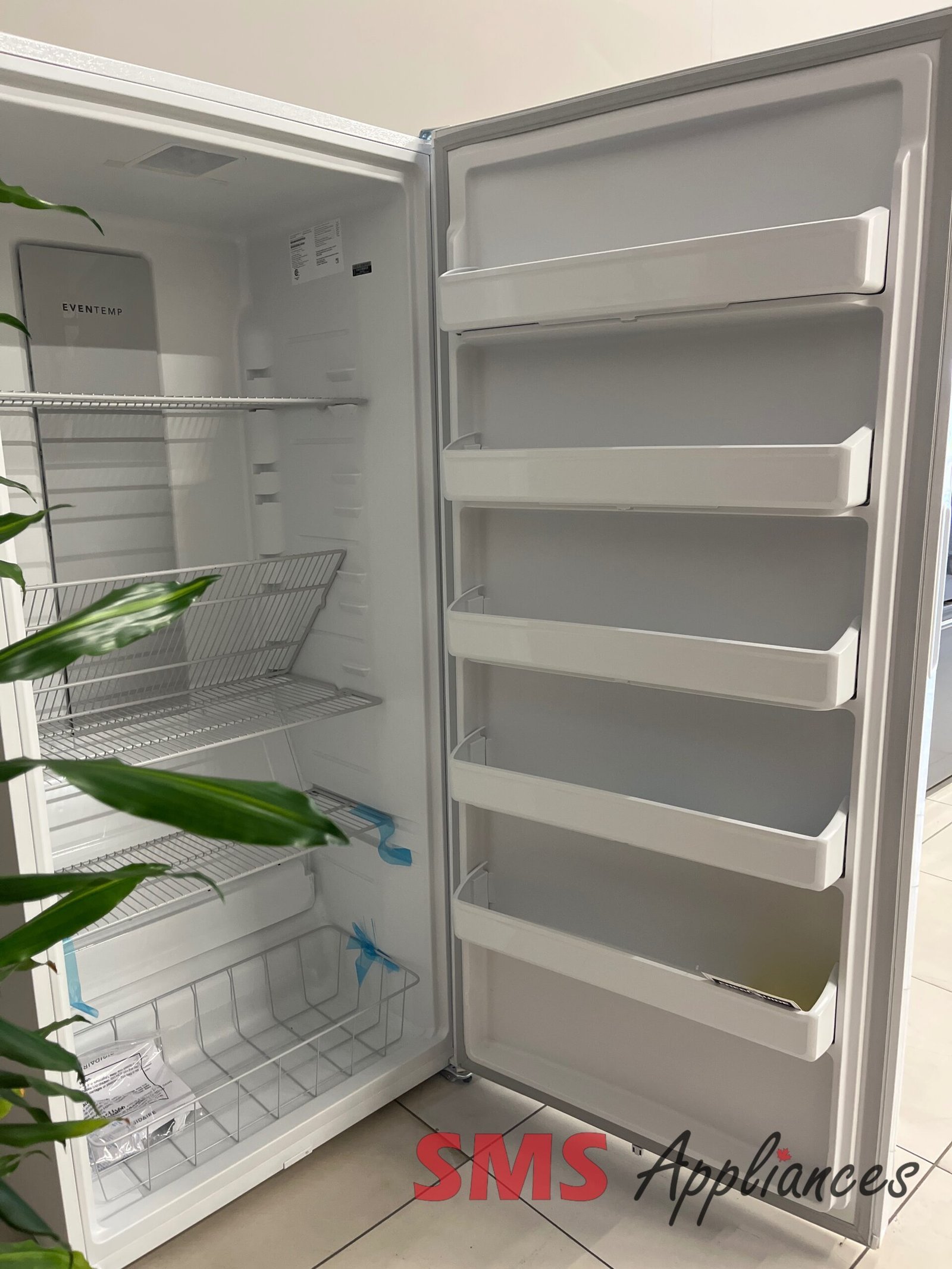 Open-Box-Freezers-FFUE2022AW-3-scaled-1.jpg Open Box Freezers FFUE2022AW Frigidaire - Image 3