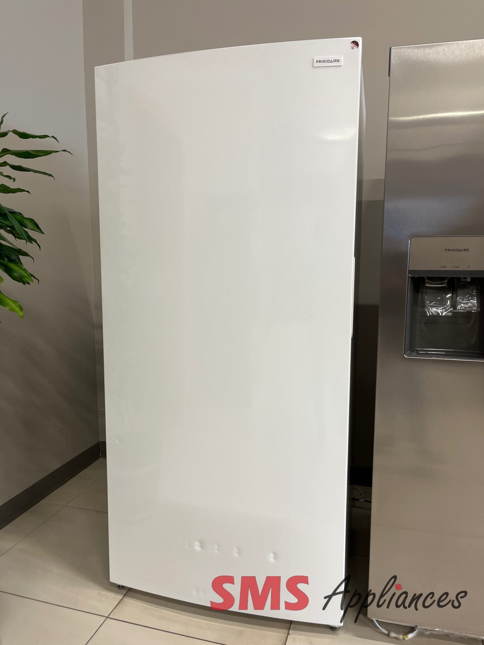 Open-Box-Freezers-FFUE2022AW-6-scaled-1.jpg Open Box Freezers FFUE2022AW Frigidaire - Image 6