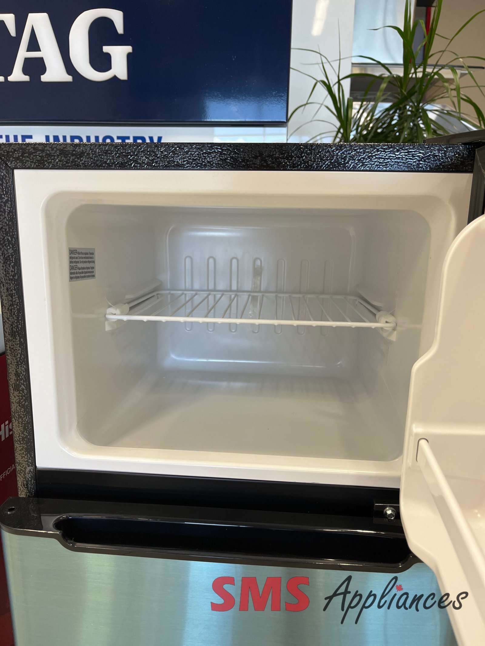 Open-Box-Fridges-EFR463-2-scaled-1.jpg Open Box Fridges EFR463 Frigidaire - Image 2