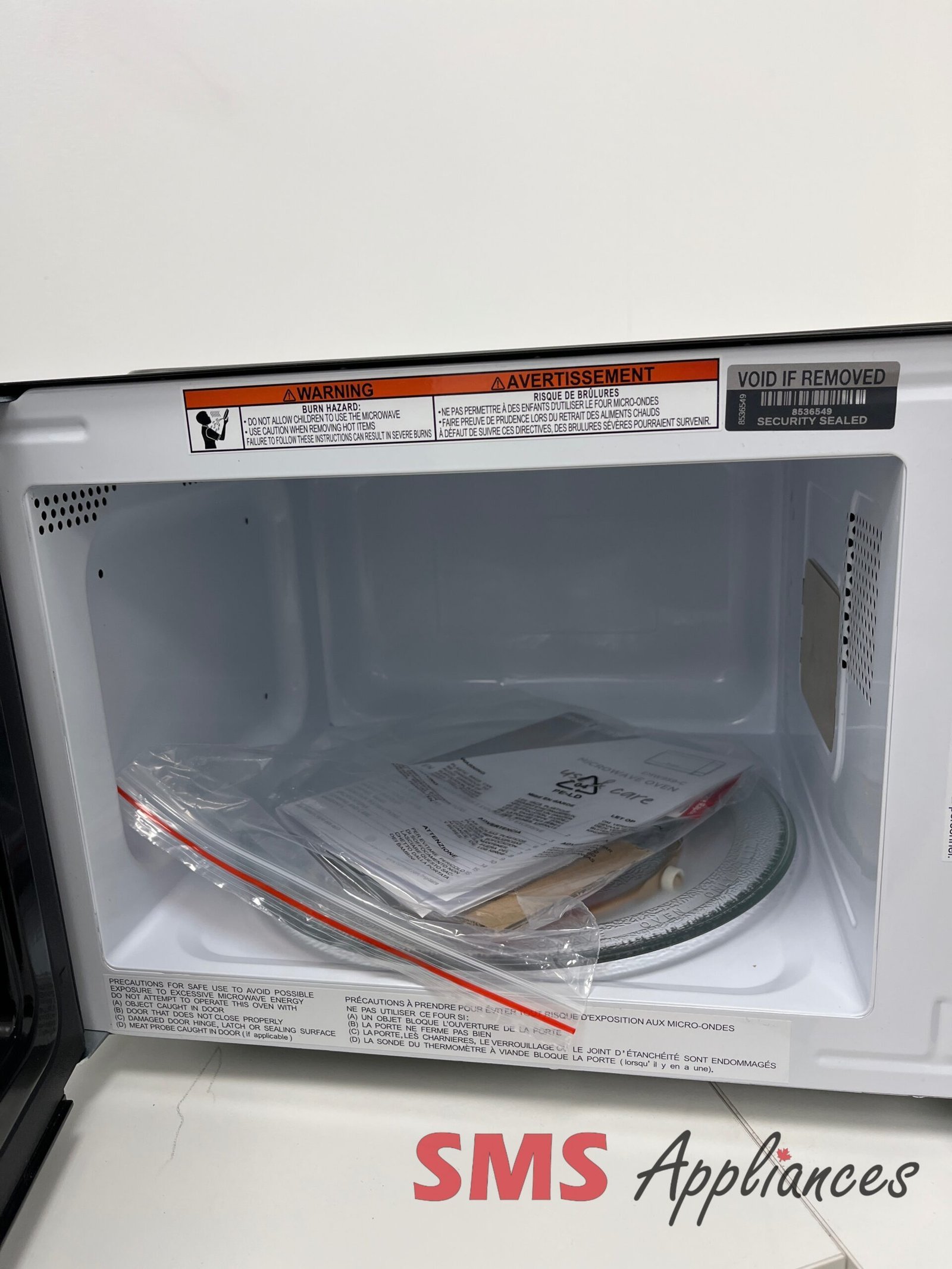 Open-Box-Microwaves-EMW959-C-2-scaled-1.jpg Open Box Microwaves EMW959-C Frigidaire - Image 2