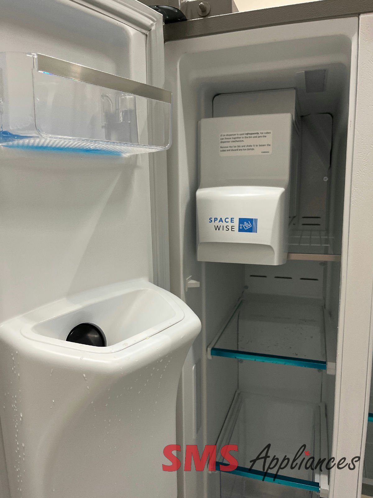 Open-Box-Fridges-GRSS2352AF-3-1.jpg Open Box Fridges GRSS2352AF Frigidaire - Image 3