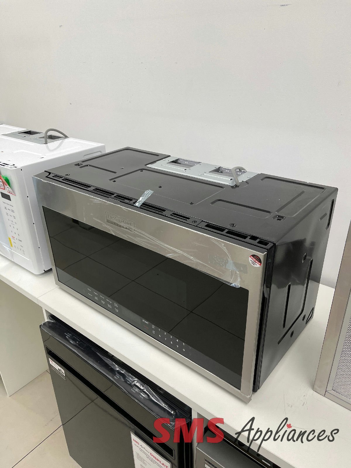 Open-Box-Microwaves-GMOS1964AF-4-1.jpg Open Box Microwaves GMOS1964AF Frigidaire - Image 4