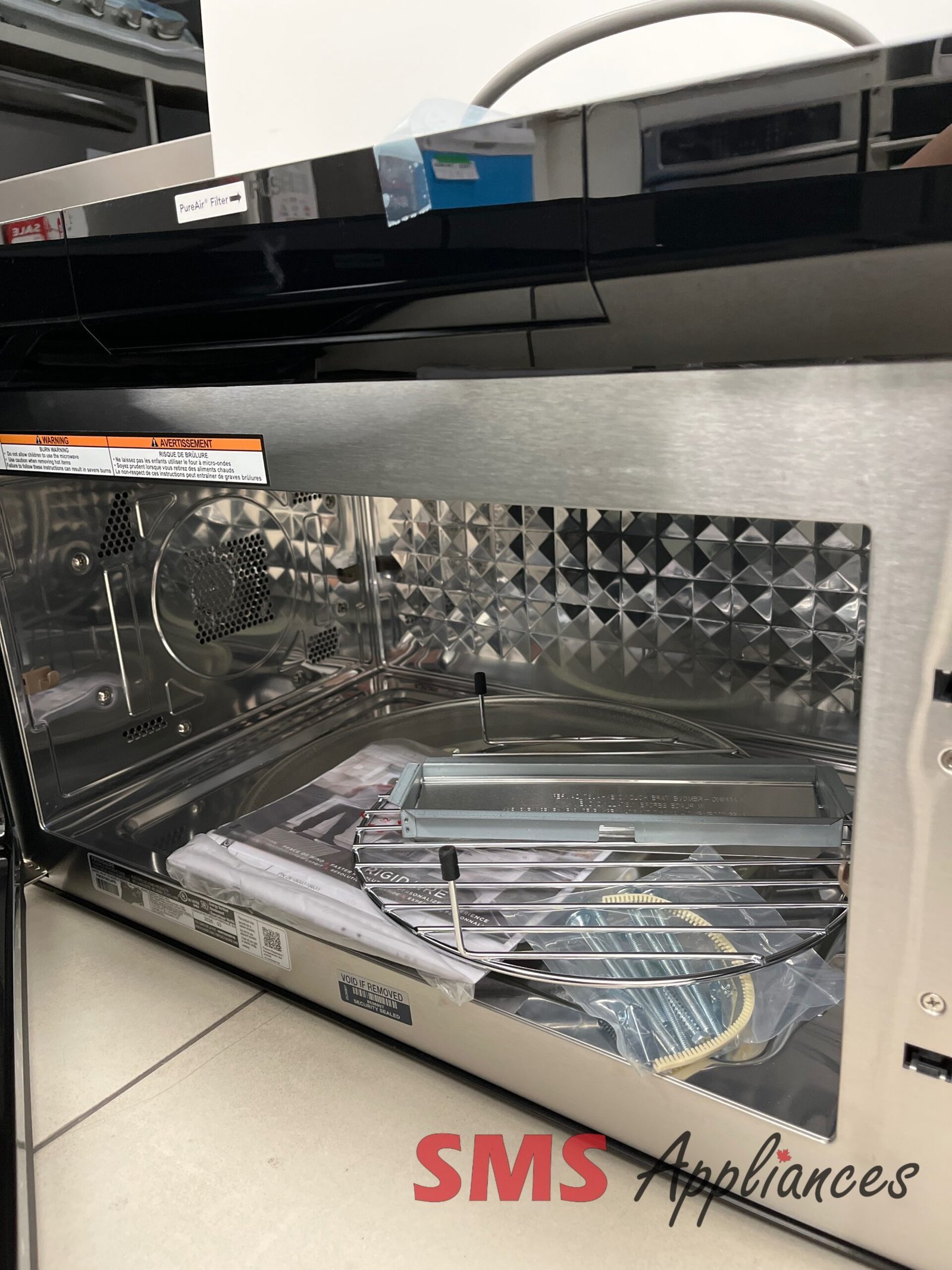 Open-Box-Microwaves-PMOS198CAF-2-1-scaled-1.jpg Open Box Microwaves PMOS198CAF Frigidaire - Image 2