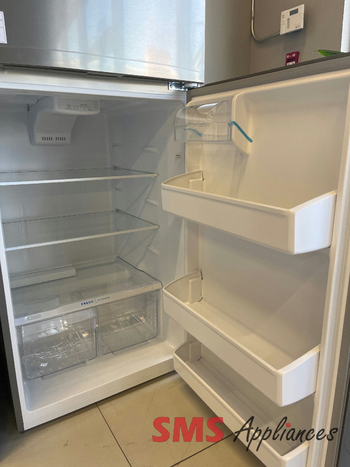 Open-Box-Fridges-FFHT1822UV-5 Open Box Fridges FFHT1822UV Frigidaire - Image 5