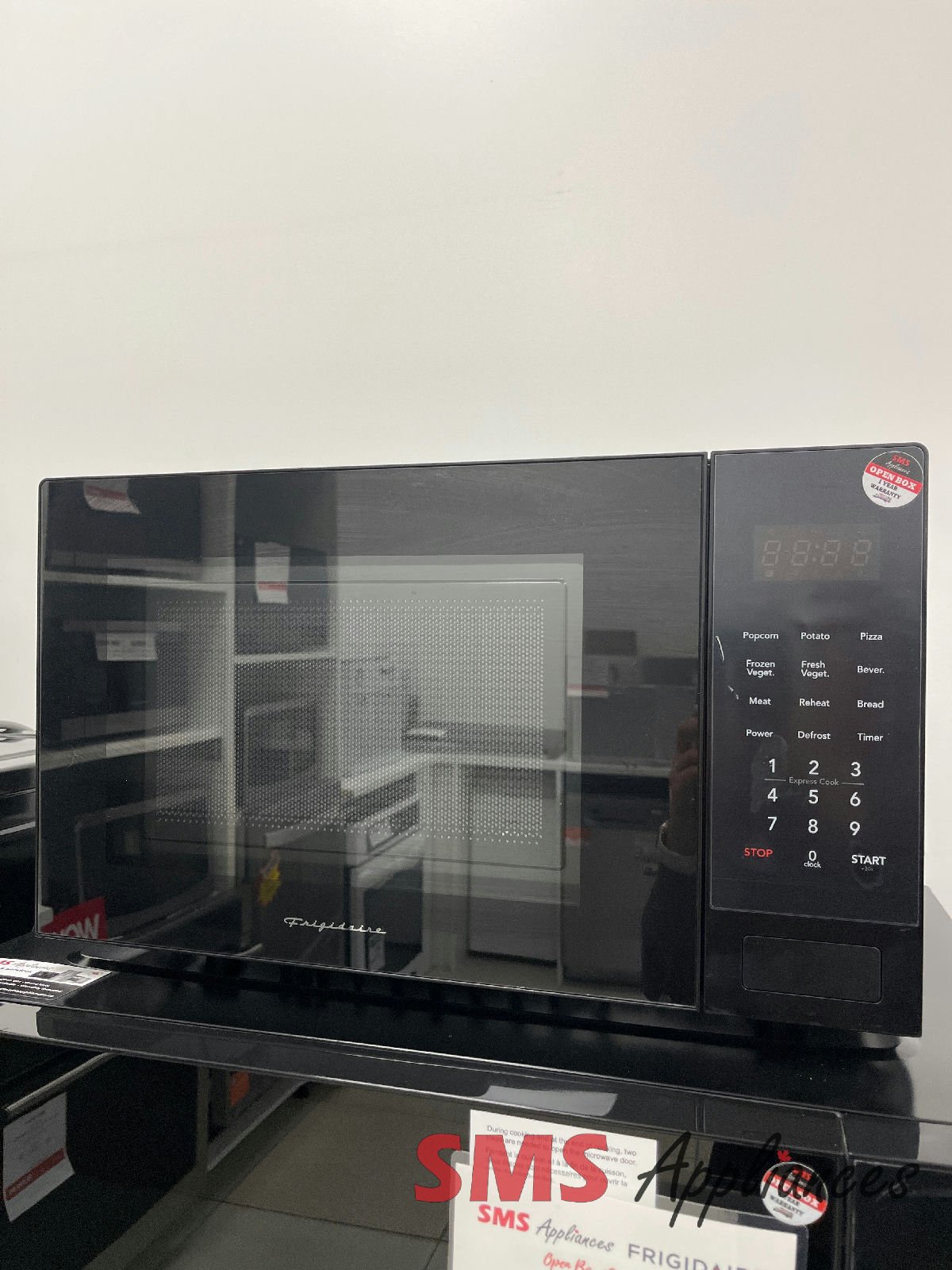 Open-Box-Microwaves-EMW956-1 Open Box Microwaves EMW956 Frigidaire - Image 1
